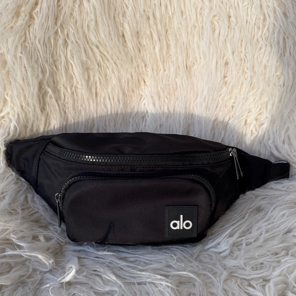 ALO Yoga Black Belt Bag